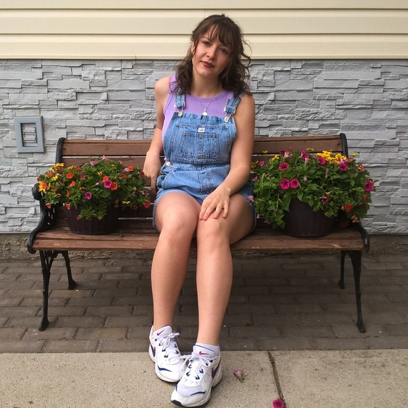 Meet your Posher, Amber-ann - Picture 1 of 1